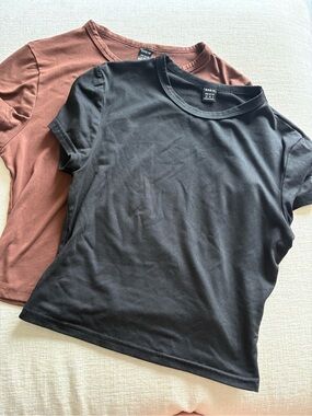 Set of 2 SHEIN Back to Basics Tops
